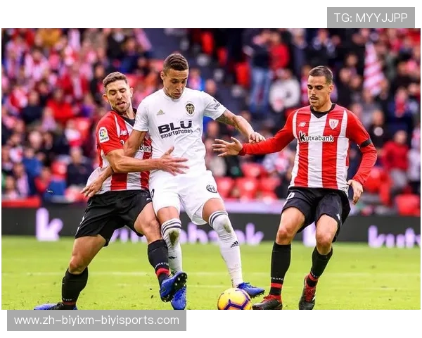 足球比赛中的战术调整与团队协作 足球比赛中的战术调整与团队协作